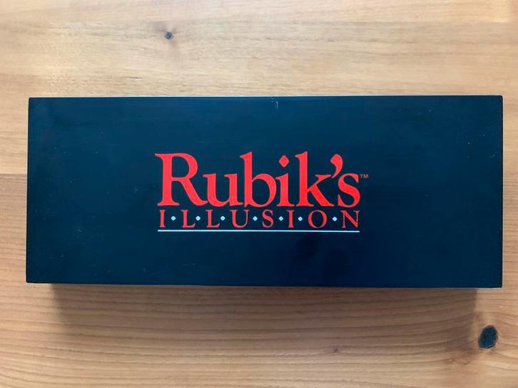 Rubik's Illusion (speelbord met spiegel), Hobby en Vrije tijd, Gezelschapsspellen | Bordspellen, Zo goed als nieuw, Een of twee spelers