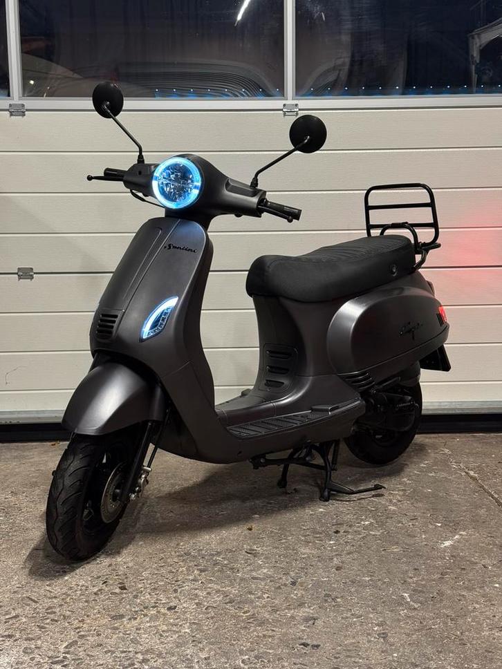 NETTE SANTINI CAPRI SCOOTER / ALLE OPTIES, Fietsen en Brommers, Scooters | Piaggio, Gebruikt, Overige modellen, Benzine, Ophalen of Verzenden