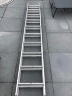 Uitschuifbare aluminium ladder, Doe-het-zelf en Verbouw, Ladders en Trappen, Ophalen of Verzenden, Zo goed als nieuw, 4 meter of meer