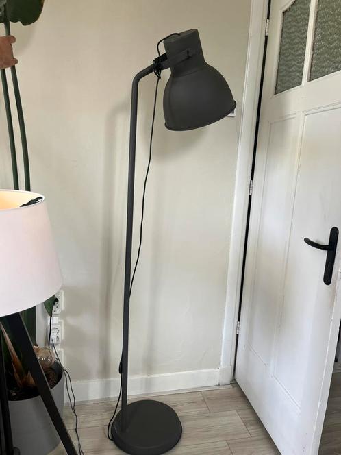 HEKTAR staande lamp, Huis en Inrichting, Lampen | Vloerlampen, Zo goed als nieuw, 150 tot 200 cm, Ophalen