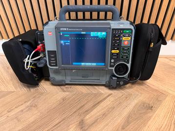 Lifepak 15 defibrillator / Ambulance beschikbaar voor biedingen