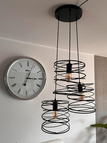 TE KOOP! Drie zwarte spiraal hanglampen beschikbaar voor biedingen