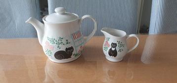 Sadler theepot en melkkannetje  beschikbaar voor biedingen