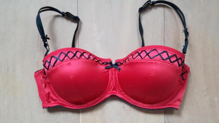 BEHA type balkon van Hunkemoller, Kleding | Dames, Ondergoed en Lingerie, BH, Rood, Ophalen of Verzenden