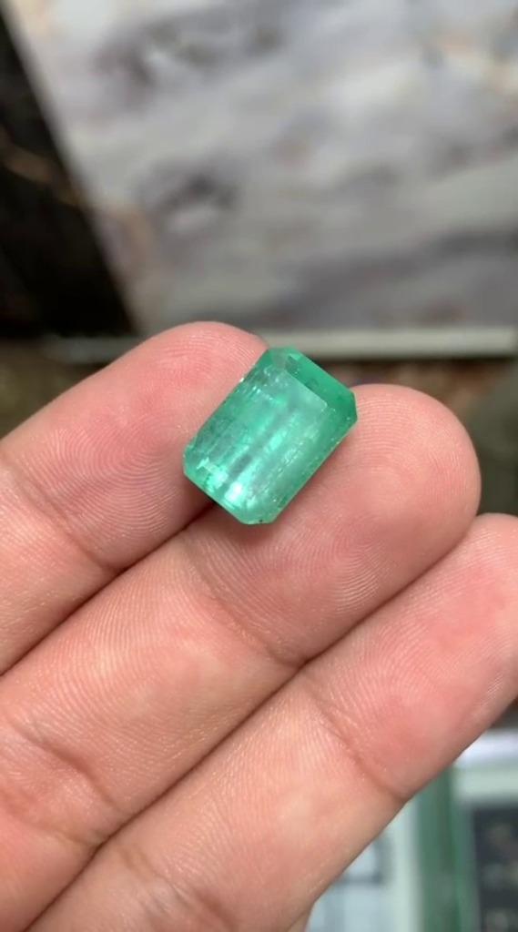 9,15 karaat Smaragd Chitral, Sieraden, Tassen en Uiterlijk, Edelstenen, Nieuw, Verzenden