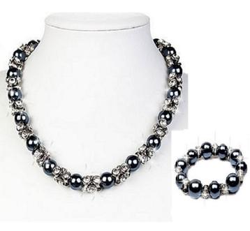 Parelketting ketting antracietblauw met bijpassende armband beschikbaar voor biedingen