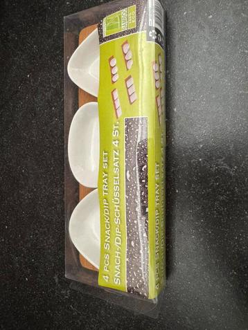 4 delig snack/dip tray set beschikbaar voor biedingen
