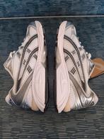 Asics Kayano 14 Wit/Grijs Maat 44 - Nieuw!, Wit, Nieuw, Ophalen of Verzenden, Sneakers of Gympen