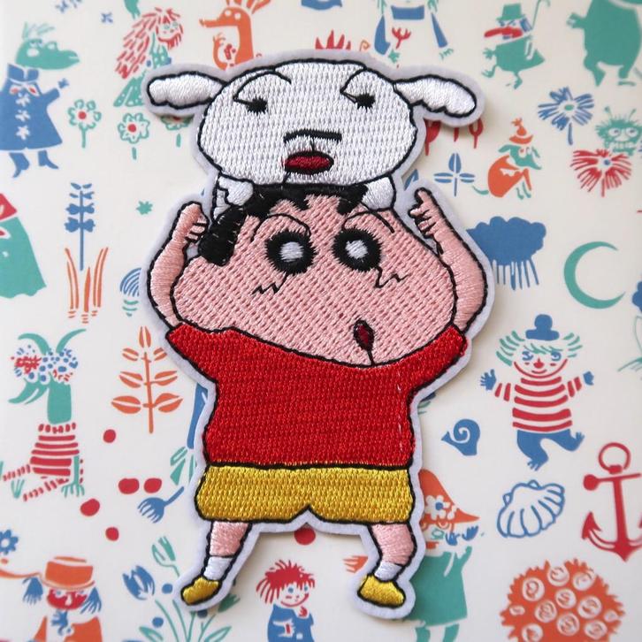 Crayon Shin Chan opstrijkplaatje patch badge embleem appliqu, Hobby en Vrije tijd, Kledingapplicaties en Hotfix, Nieuw, Overige applicaties