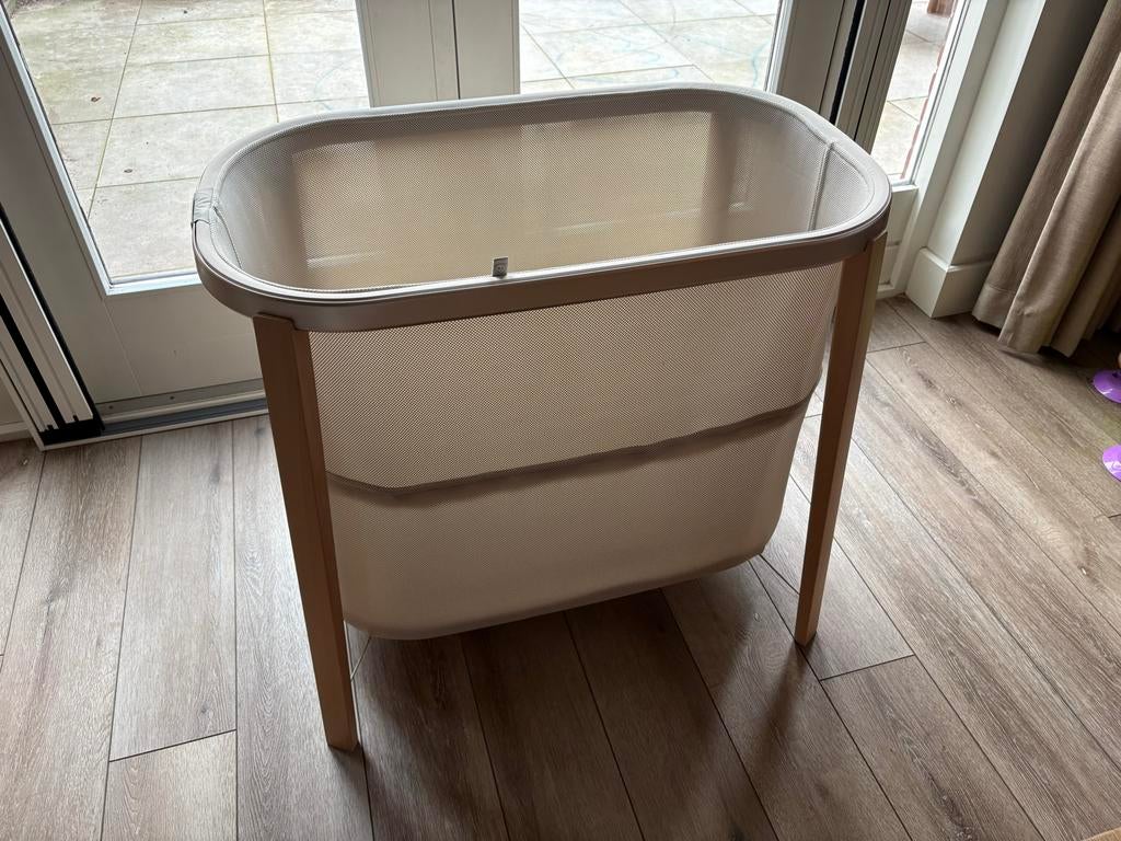 Stokke Snoozi wieg met matras en twee hoeslakens, Ophalen, Gebruikt, Wieg