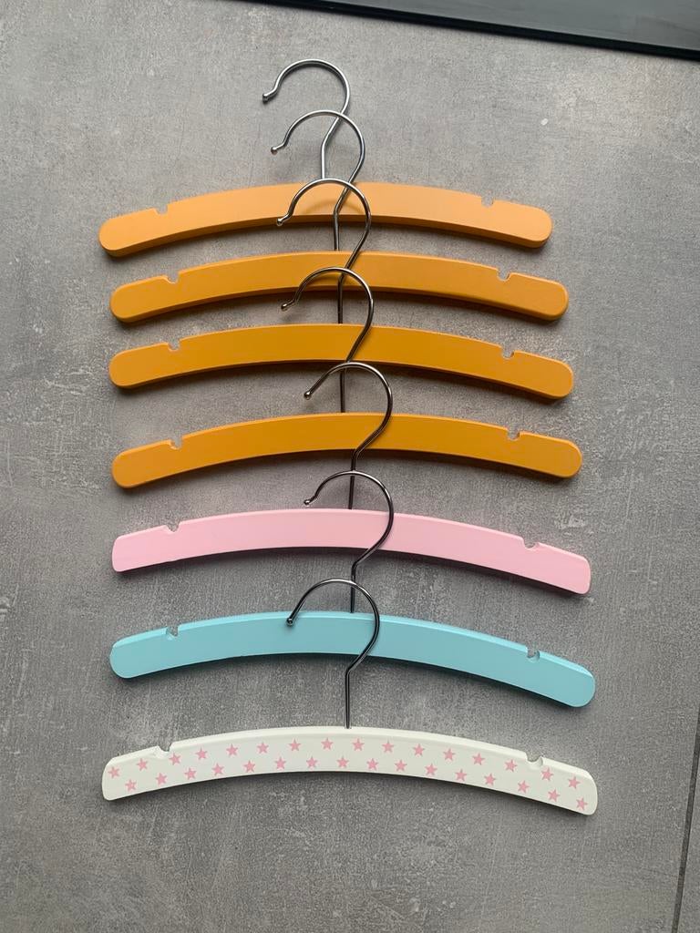 Houten babykledinghangers, Ophalen, Gebruikt
