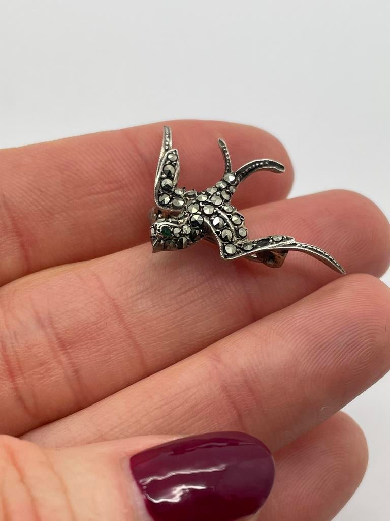 C604 Prachtige zilveren broche vogel markasiet, Sieraden, Tassen en Uiterlijk, Antieke sieraden, Ophalen of Verzenden, Zilver