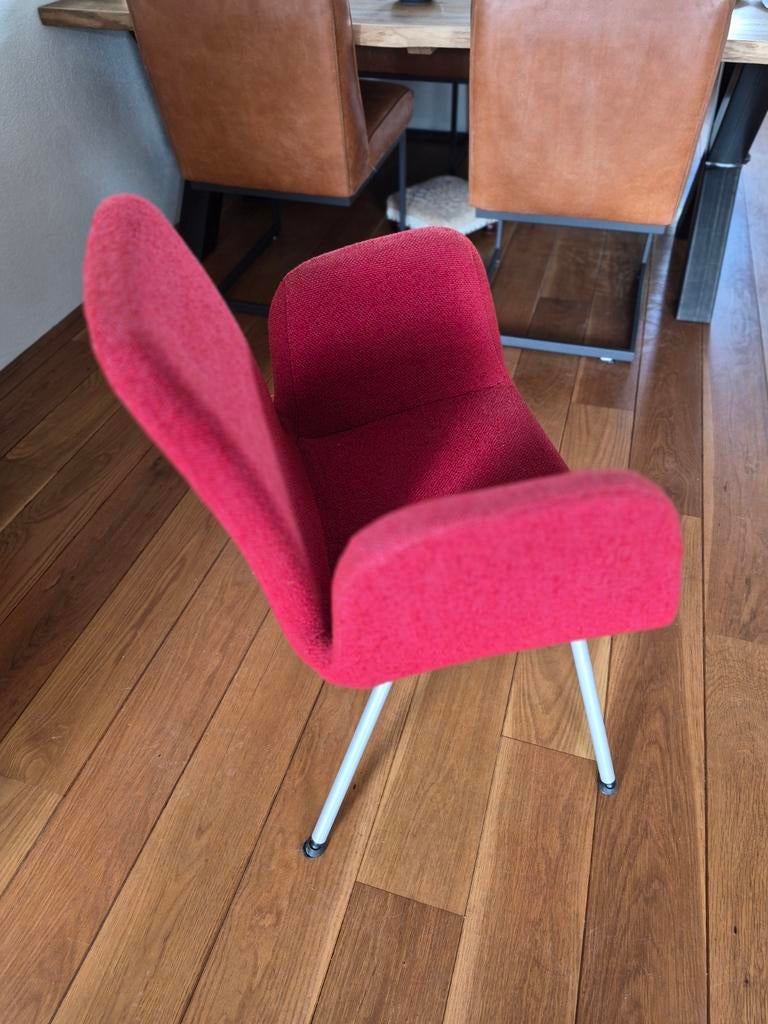 Gratis: rood stoeltje, Huis en Inrichting, Stoelen, Ophalen, Gebruikt, Rood, Eén