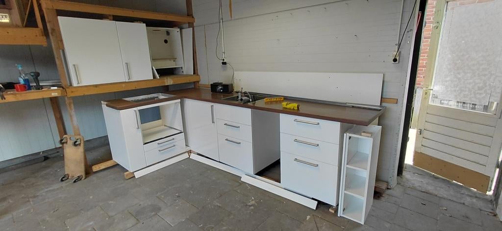 Keuken met kasten, aanrechtblad, spoelbak en kraan, Huis en Inrichting, Keuken | Complete keukens, Ophalen, Gebruikt, Wit, Hoekkeuken