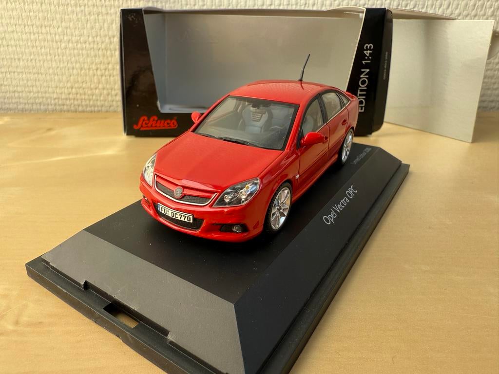 1:43 Opel Vectra OPC - Schuco, Ophalen of Verzenden, Zo goed als nieuw, Auto, Schuco