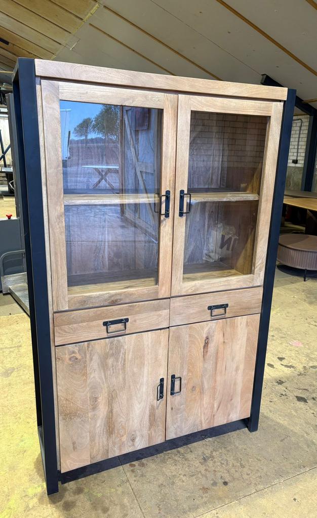 Nieuwe buffetkast mangohout €450,-, Huis en Inrichting, Ophalen, Nieuw, 25 tot 50 cm, 200 cm of meer