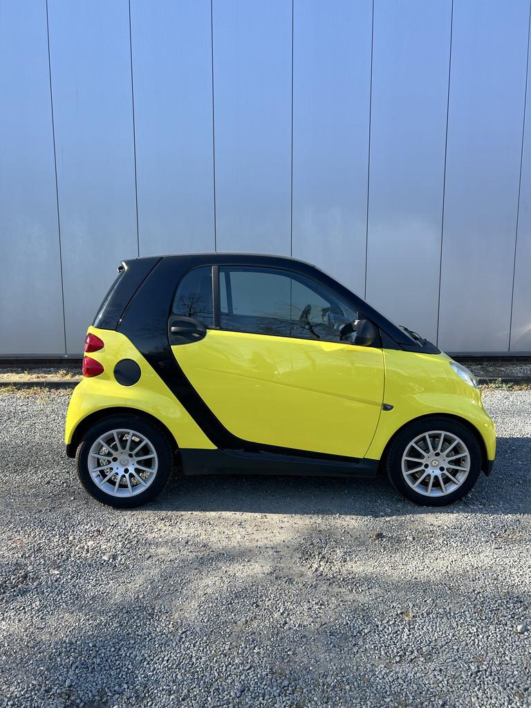 Smart Fortwo Coupé 1.0 Passion (bj 2007, automaat), Auto's, Smart, Achterwielaandrijving, 18 €/maand, Zwart, Origineel Nederlands