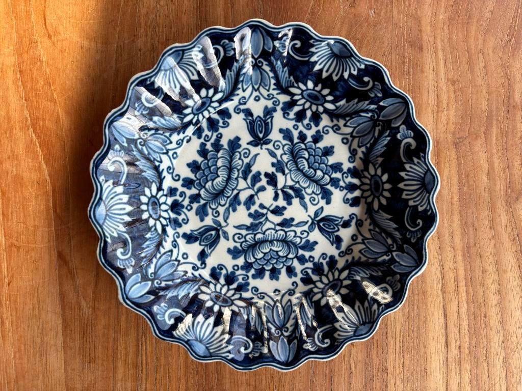 Blauw porseleinen wandbord van Tichelaar Makkum, Antiek en Kunst, Antiek | Wandborden en Tegels, Ophalen of Verzenden