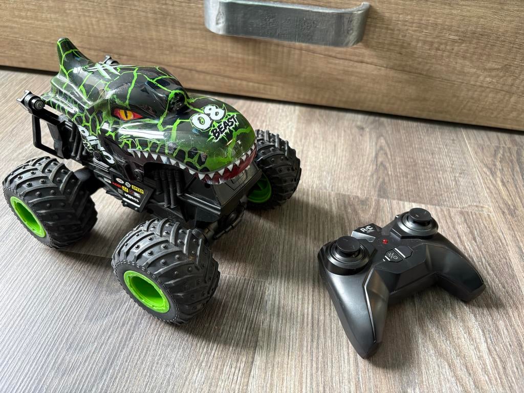 Gratis defecte race auto met afstandsbediening, Hobby en Vrije tijd, Modelbouw | Auto's en Voertuigen, Gebruikt, Auto, Groter dan 1:32