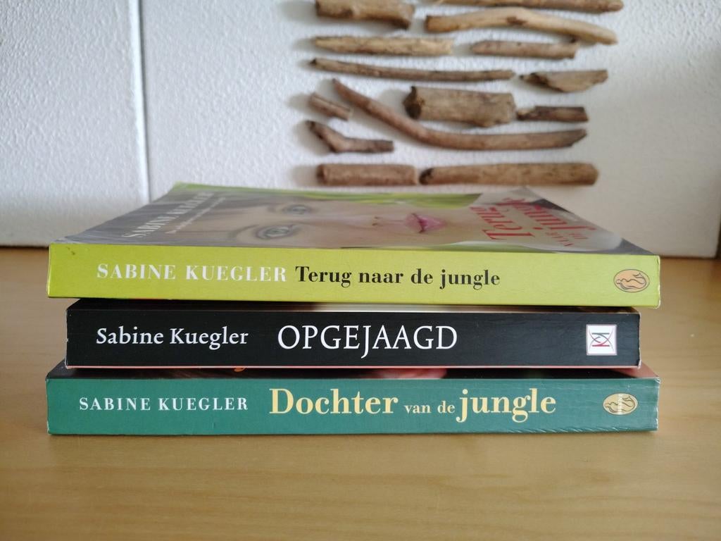 Sabine Kuegler, twee boeken, Ophalen of Verzenden, Gelezen, Sabine Kuegler, Nederland