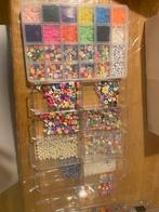 Zeer grote verzameling kralen en materiaal incl bakjes, Ophalen of Verzenden, Zo goed als nieuw, Kraal