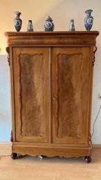 Antieke kasten (gratis ophalen 16 april 13:00 - 17:00 uur), Ophalen