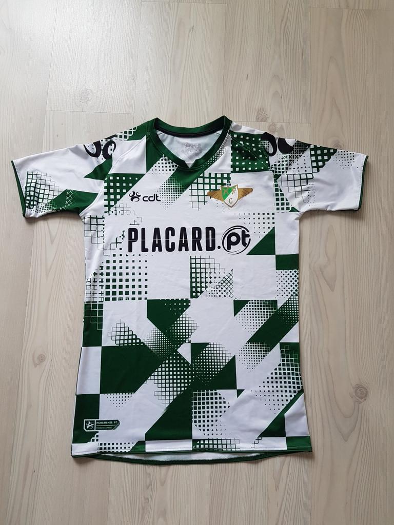 Moreirense FC voetbalshirt in size medium, Ophalen of Verzenden, Zo goed als nieuw, Shirt