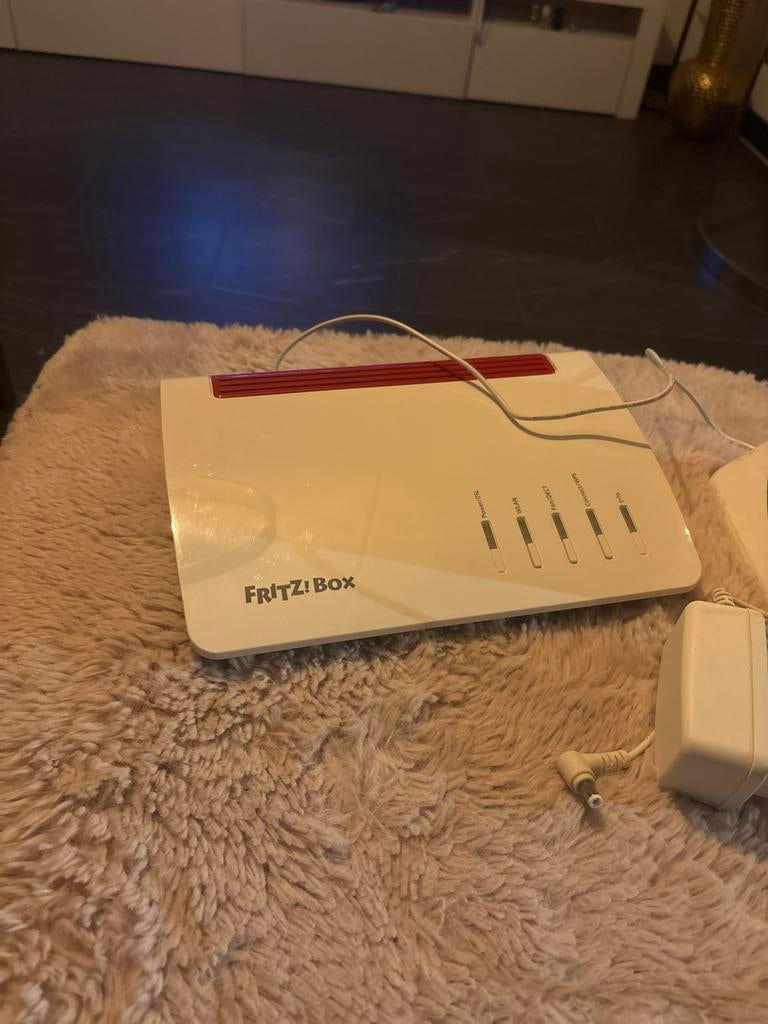Fritzbox 7590 modem en repeater, Ophalen of Verzenden, Gebruikt, Router met modem