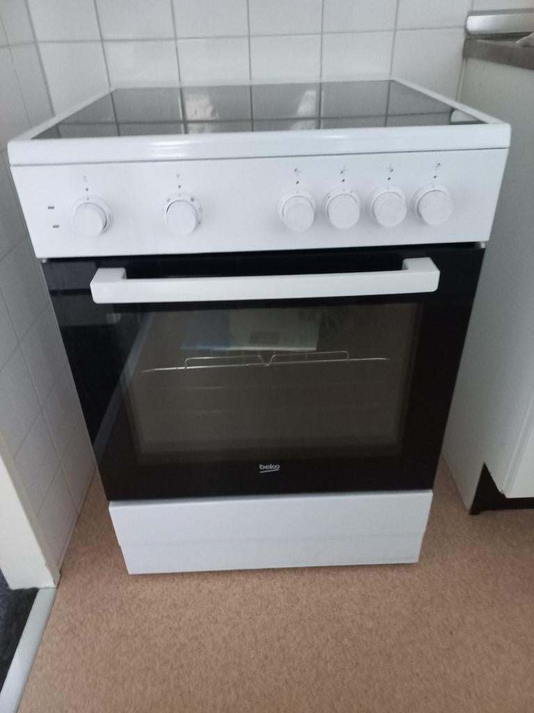 Beko keramische kookplaat met oven FSM67010GW, Ophalen, 60 cm of meer, Keramisch, 4 kookzones