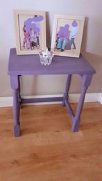 Paars Bijzettafeltje - krijtverf Annie Sloan, Huis en Inrichting, Tafels | Bijzettafels, Minder dan 55 cm, Rechthoekig, Hout, Ophalen