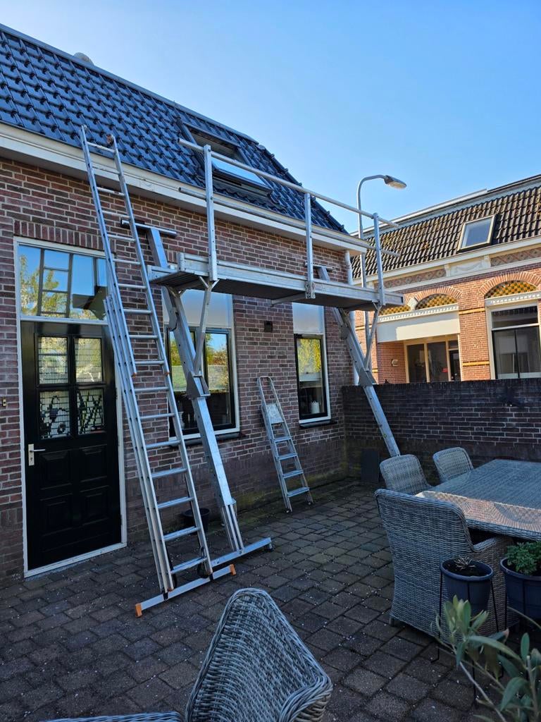 ALTREX gevelsteiger met 410 cm loopbrug en leuningen, Ophalen, Gebruikt, Gevelsteiger, 5 meter of hoger