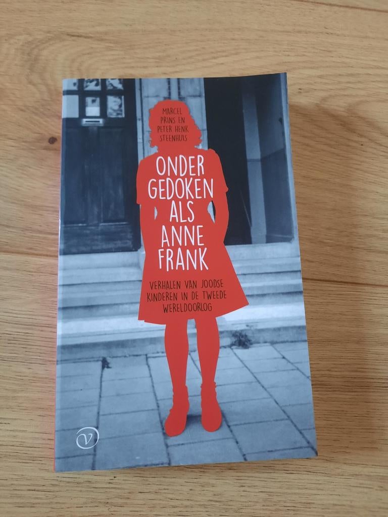 Boek van Marcel Prins en Peter Henk Steenhuis: ondergedoken, Ophalen of Verzenden, Tweede Wereldoorlog, Zo goed als nieuw