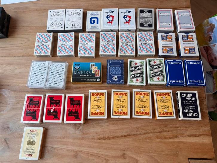 Partij speelkaarten / kaartspellen vintage 32 decks, Verzamelen, Speelkaarten, Jokers en Kwartetten, Zo goed als nieuw, Speelkaart(en)