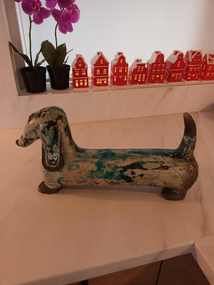 Unieke handgemaakte keramieken teckel met raku glazuur, Antiek en Kunst, Antiek | Keramiek en Aardewerk, Ophalen of Verzenden