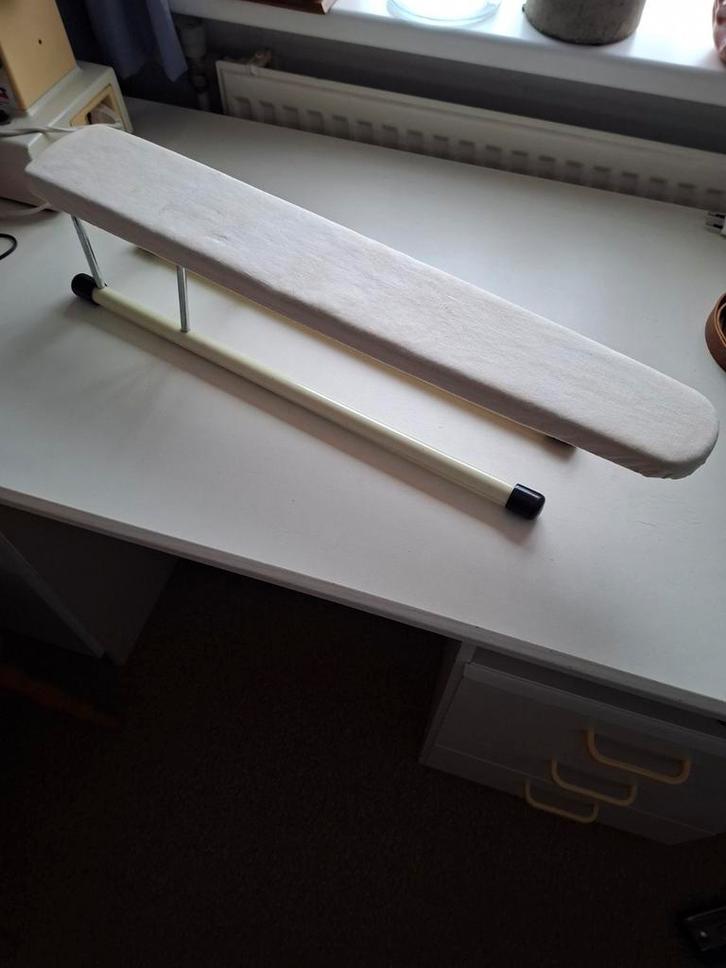 Mouwenplankje klein strijkplankje,camping strijkplankje, Antiek en Kunst, Curiosa en Brocante, Ophalen of Verzenden