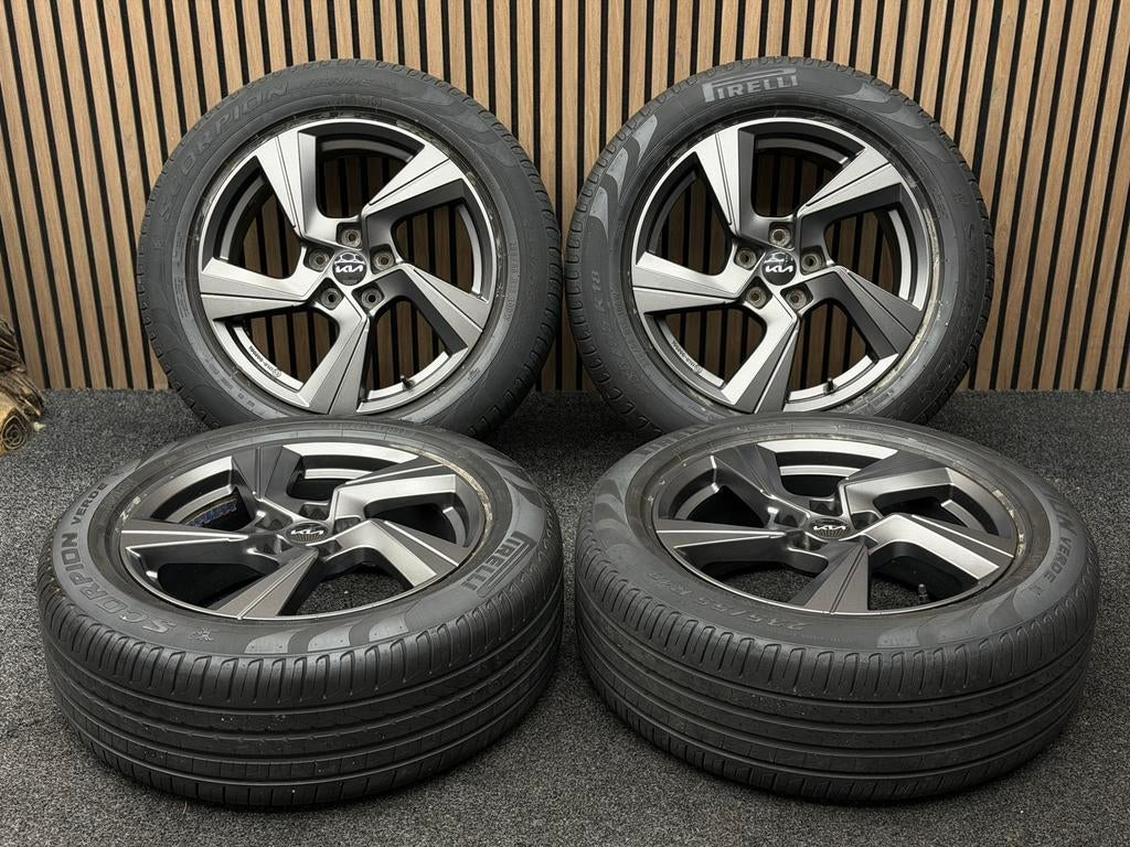 Originele 18 inch Kia Sportage NQ5 5x114.3 ET51 TPMS Pirelli, Auto-onderdelen, Banden en Velgen, Ophalen, 18 inch, ., Banden en Velgen