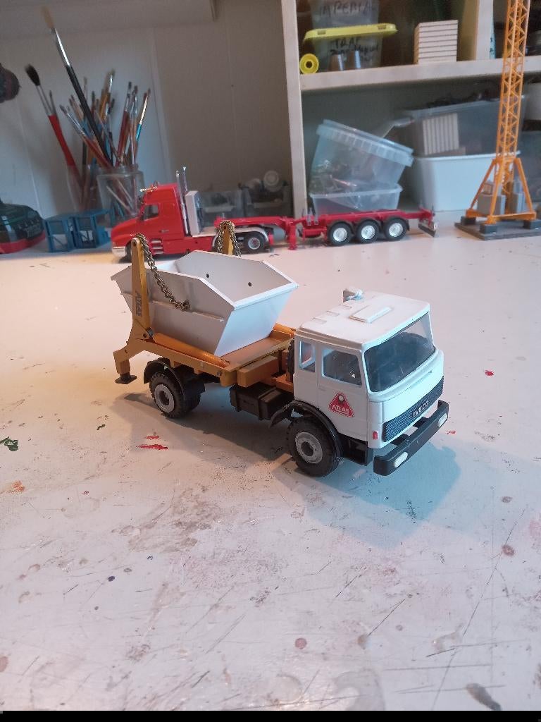 Iveco portaalarmtruck conrad, Hobby en Vrije tijd, Modelauto's | 1:50, Ophalen of Verzenden, Gebruikt, Bus of Vrachtwagen, Conrad