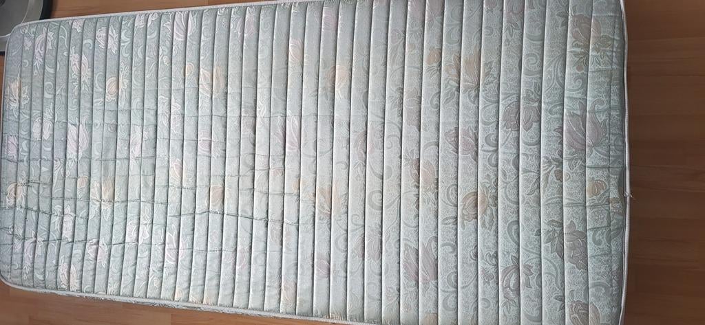 Gratis matras 190x90x15cm uit rookvrije kinderkamer, Ophalen, Gebruikt, 90 cm, Eenpersoons