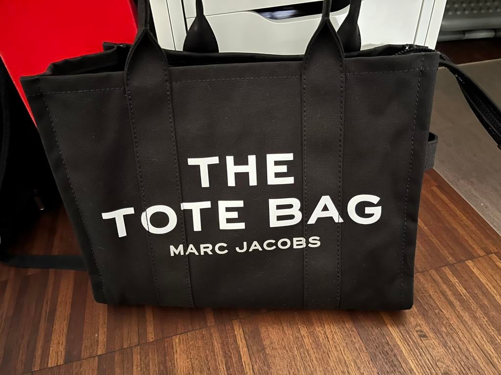 Originele “THE TOTE BAG” by Marc Jacobs (maat L), Ophalen of Verzenden, Zo goed als nieuw, Zwart, Shopper