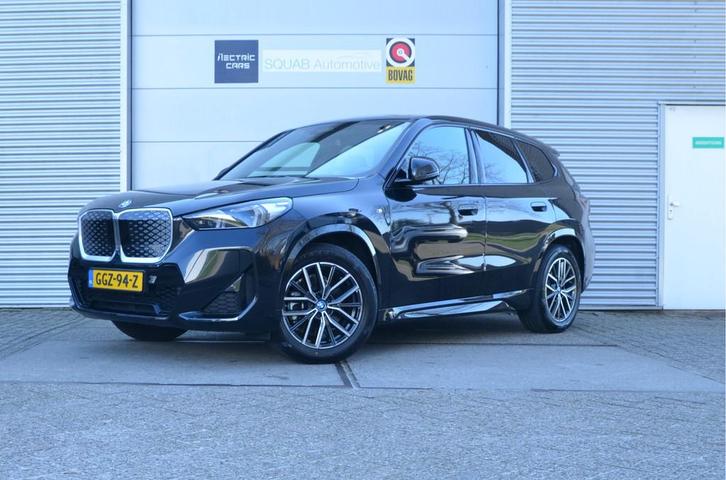 BMW iX1 xDrive30 67 kWh HUD, Leder, Pano, Harman Kardon, Auto's, BMW, Bedrijf, Te koop, iX1, 360° camera, 4x4, ABS, Achteruitrijcamera