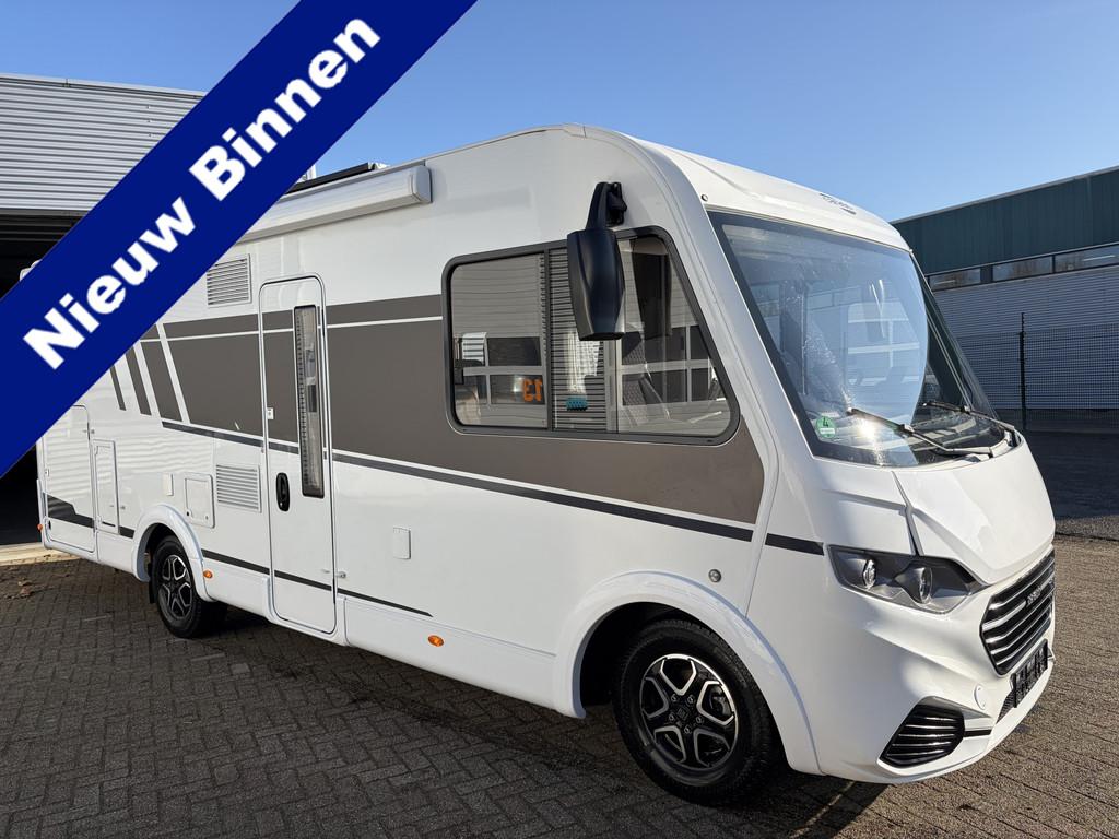 Carado i447 180pk 8-traps Automaat Lengtebedden Hefbed Airco, Caravans en Kamperen, Campers, Galliersweg 39
5349AT  OSS, NL, 7 tot 8 meter