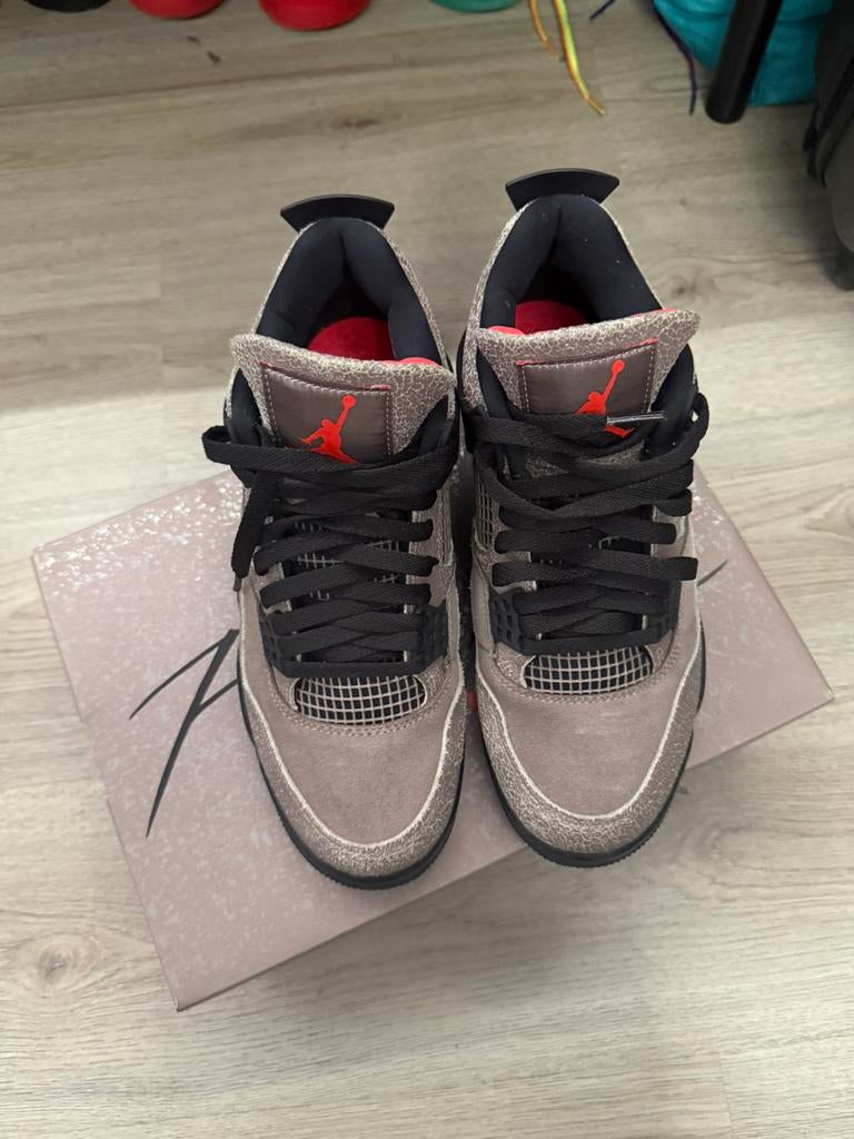 Air jordan 4 Taupe Haze 41, Ophalen of Verzenden, Zo goed als nieuw, Schoenen