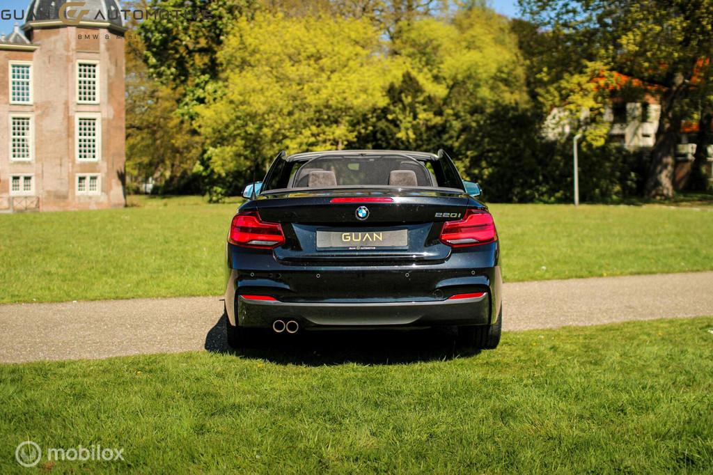 BMW 2-serie Cabrio 220i | M sport | Stoelverw | Alcantara |, Automaat, 1998 cc, Achterwielaandrijving, Gebruikt