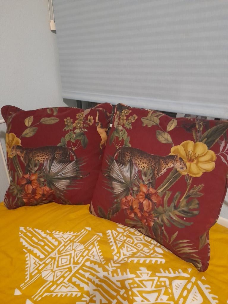 Set van 2 sierkussens met jungleprint en luipaard, Ophalen of Verzenden, Gebruikt, Rood, Vierkant