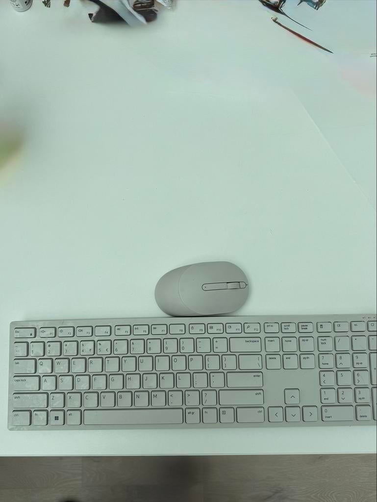 Dell draadloos toetsenbord en muis (USB-dongle mist), Gebruikt, Toetsenbord en muis-set, Ophalen of Verzenden, Draadloos