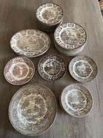 41 borden engels servies en 2 saus/jus kommen, Ophalen of Verzenden, Zo goed als nieuw, Bord
