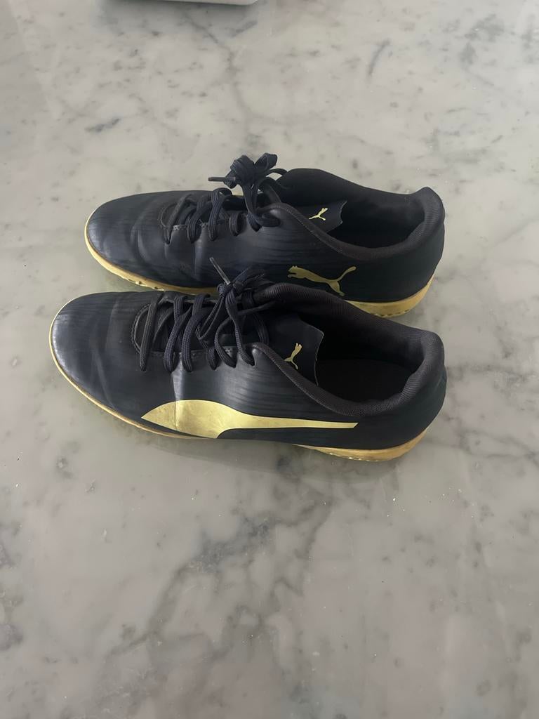 Zaalvoetbalschoenen Puma maat 41, Ophalen, Gebruikt, Schoenen