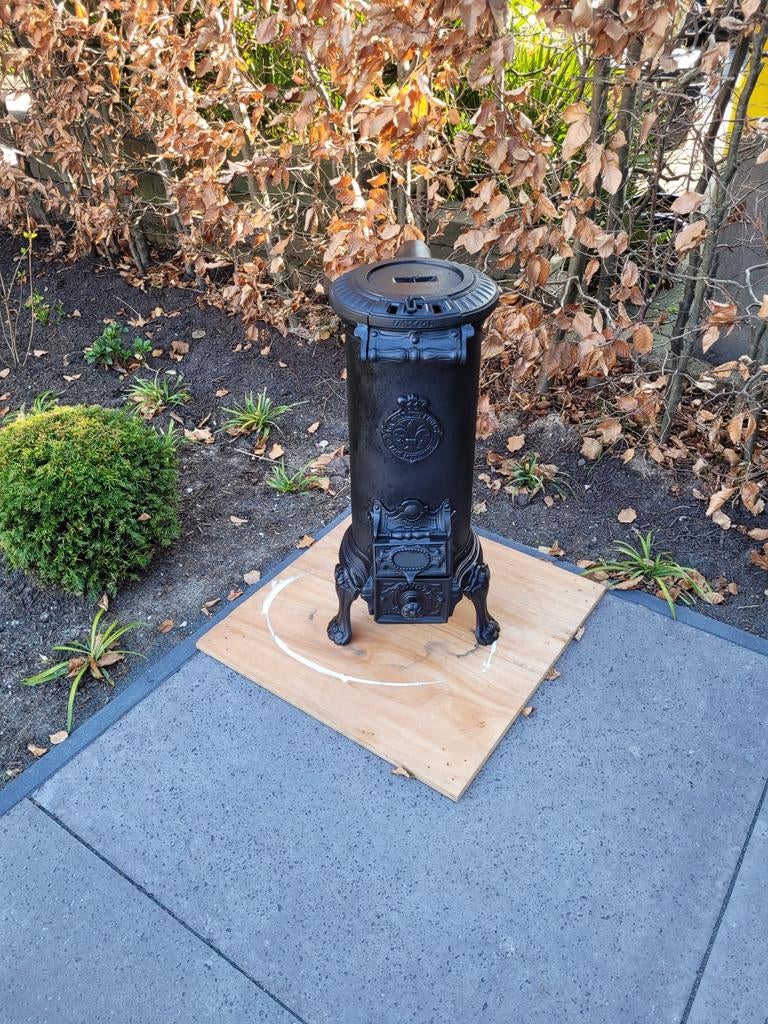 Zwart pot kacheltje., Ophalen, Hout, Overige soorten