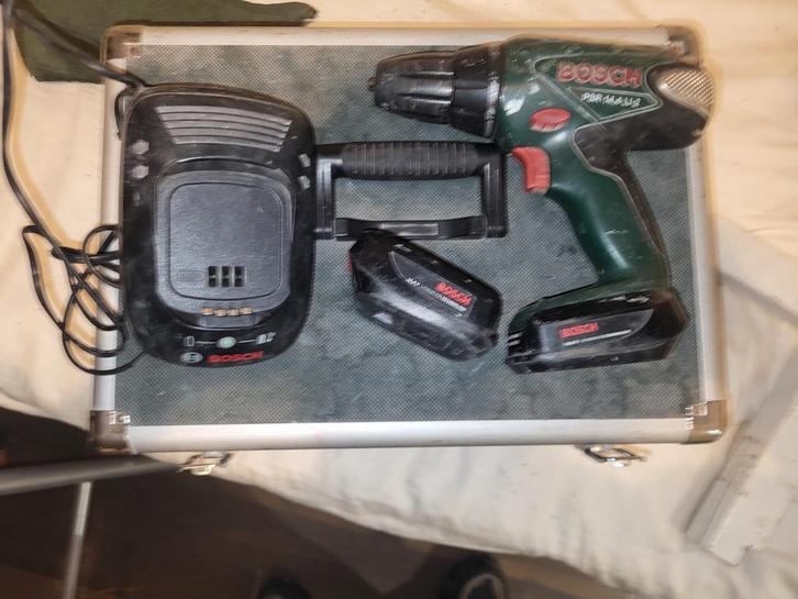 Bosch Accuboor PSR 14,4 LI-2 met 2 accu's en koffer, Doe-het-zelf en Verbouw, Gereedschap | Boormachines, Gebruikt, Boor- en Schroefmachine