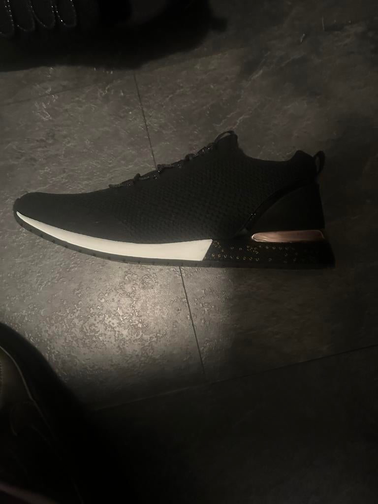 Nieuwe sport schoenen, Ophalen, Zo goed als nieuw, Sportschoenen